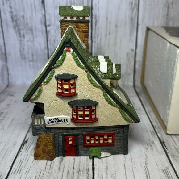 Department 56 Elf Bunkhouse North Pole Series The Heritage Village Collection - Picture 3 of 7